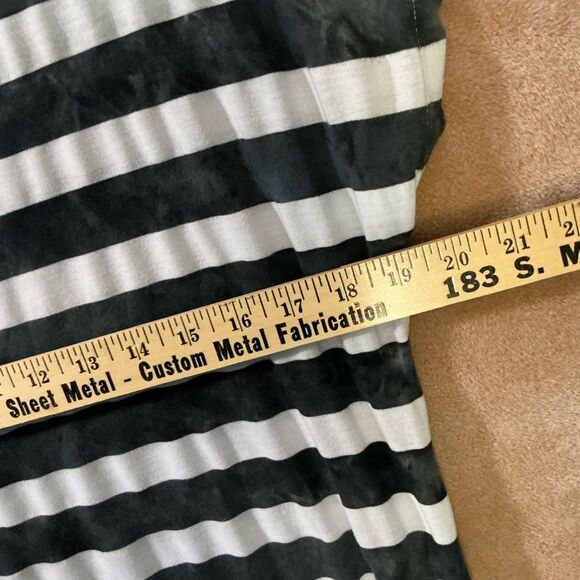 Michael Kors Black and White Striped Tee size small - Picture 8 of 11